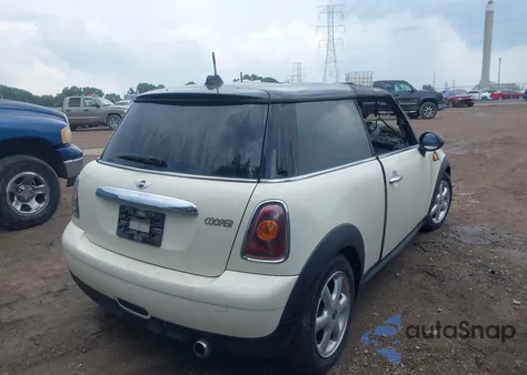 2010 Mini Cooper из США, поврежденный, VIN WMWMF3C56ATZ65239